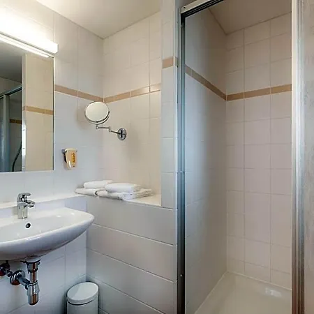 Hotel Jufa Stubenbergsee 3*